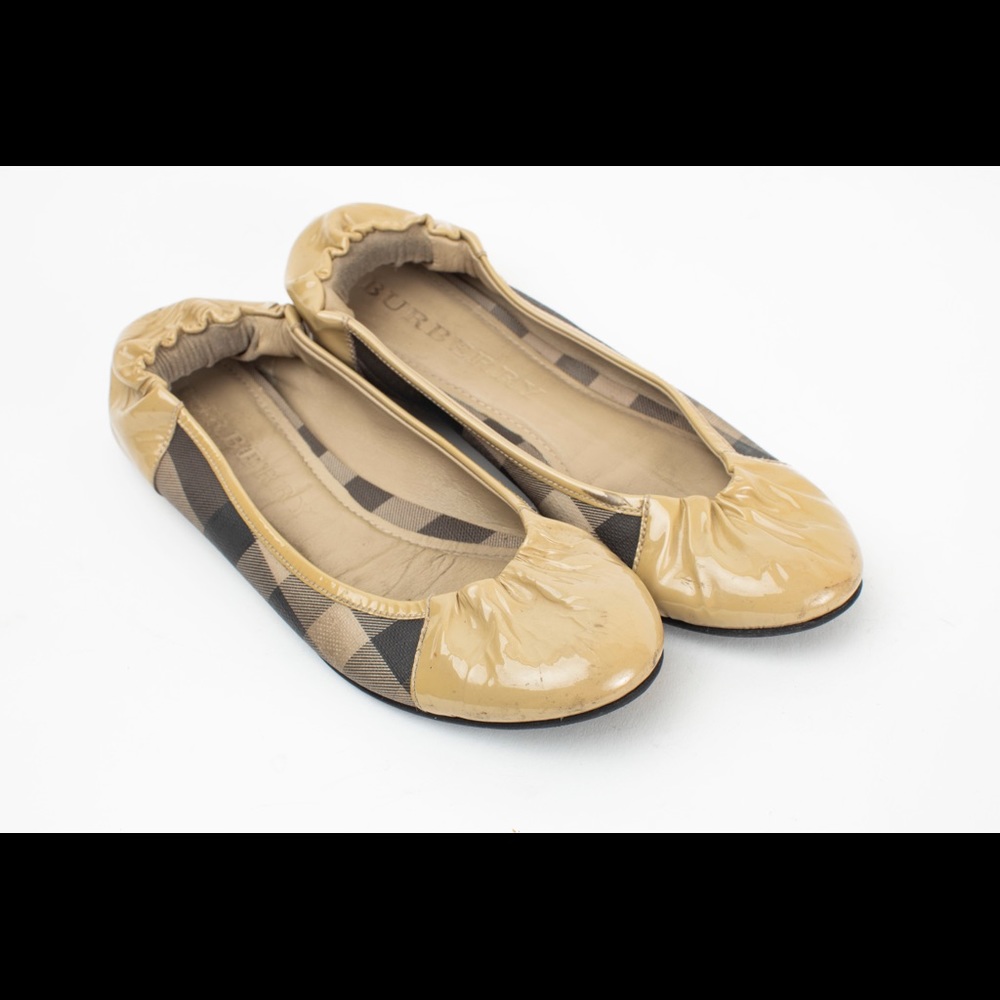 Burberry 37 Plaid Flats Nova Print Beige